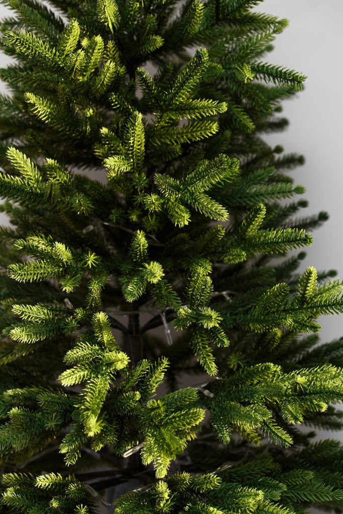 The Ultimate Guide to Decorating Your Christmas Tree Woodie's