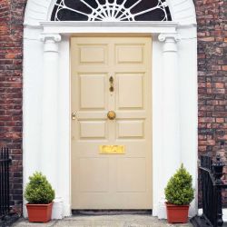 Johnstone's Exterior Satin Pale Cream 750ml